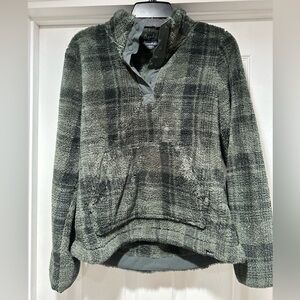 Fuzzy Soft Button Up Green Pullover Crewneck